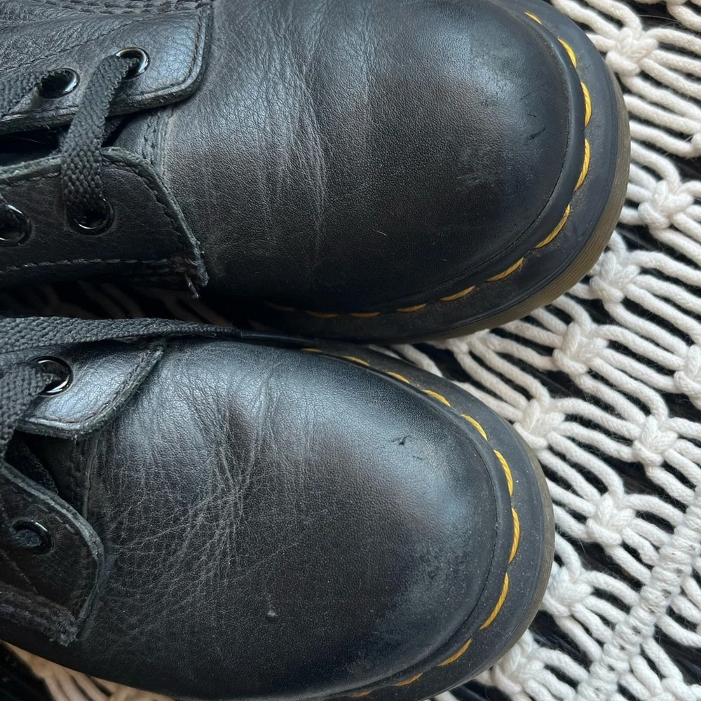 Black 1460 Women’s Pascal Dr. Marten boots - Picture 7 of 10
